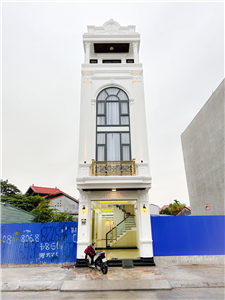Nhà đẹp 5 tầng có thang máy tuyến tại 2 Lê Hồng Phong.
